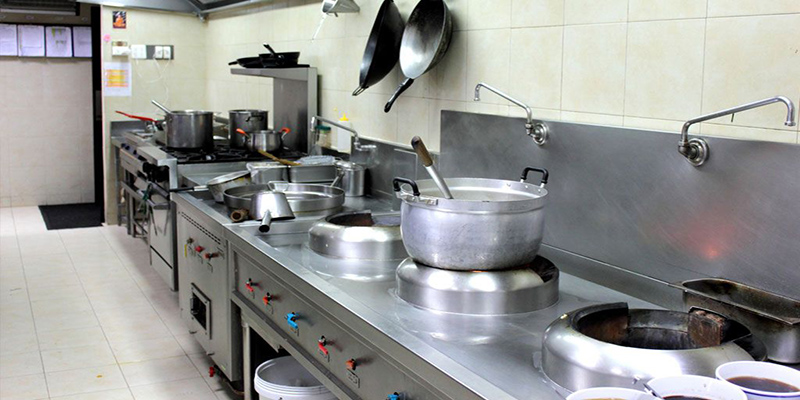 Bếp Á công nghiệp: Tận hưởng những món ăn đặc trưng của Á trong không gian bếp hiện đại và tiện nghi. Với thiết bị công nghiệp tiên tiến và sự khéo léo của đầu bếp chuyên nghiệp, bạn sẽ có những trải nghiệm ẩm thực đáng nhớ.